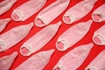 Студент ограбил магазин ради 600 презервативов
